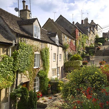 Well Cottage: A Cotswold Cottage At The Heart Of The Village Of 克拉德韦尔 外观 照片