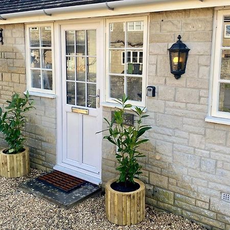 Well Cottage: A Cotswold Cottage At The Heart Of The Village Of 克拉德韦尔 外观 照片